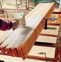 木门压合开缝怎么办？老张破解季节温差难题（夏用95000 vs 冬用75000粘度方案）